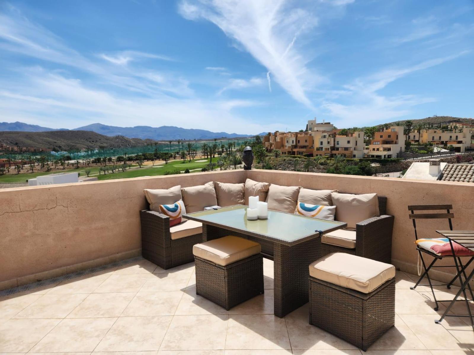 Atico Esquinero Con Preciosas Vistas Al Valle Del Este Golf Con Piscina Comunitaria! Vera Luaran gambar