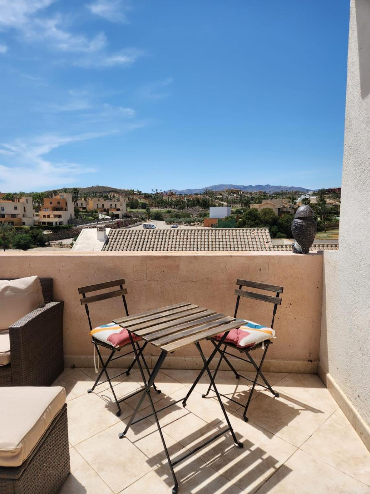 Atico Esquinero Con Preciosas Vistas Al Valle Del Este Golf Con Piscina Comunitaria! Vera Luaran gambar